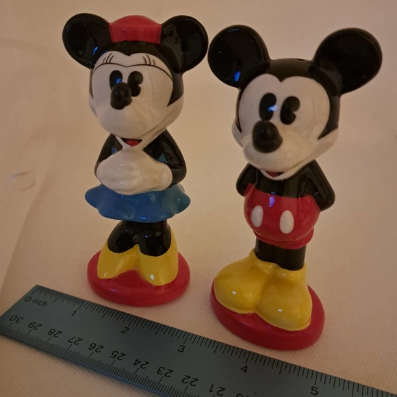 NIB Disney Treasure Craft Ceramic Micky & Minnie Salt & Pepper Shakers - Picture 10 of 10